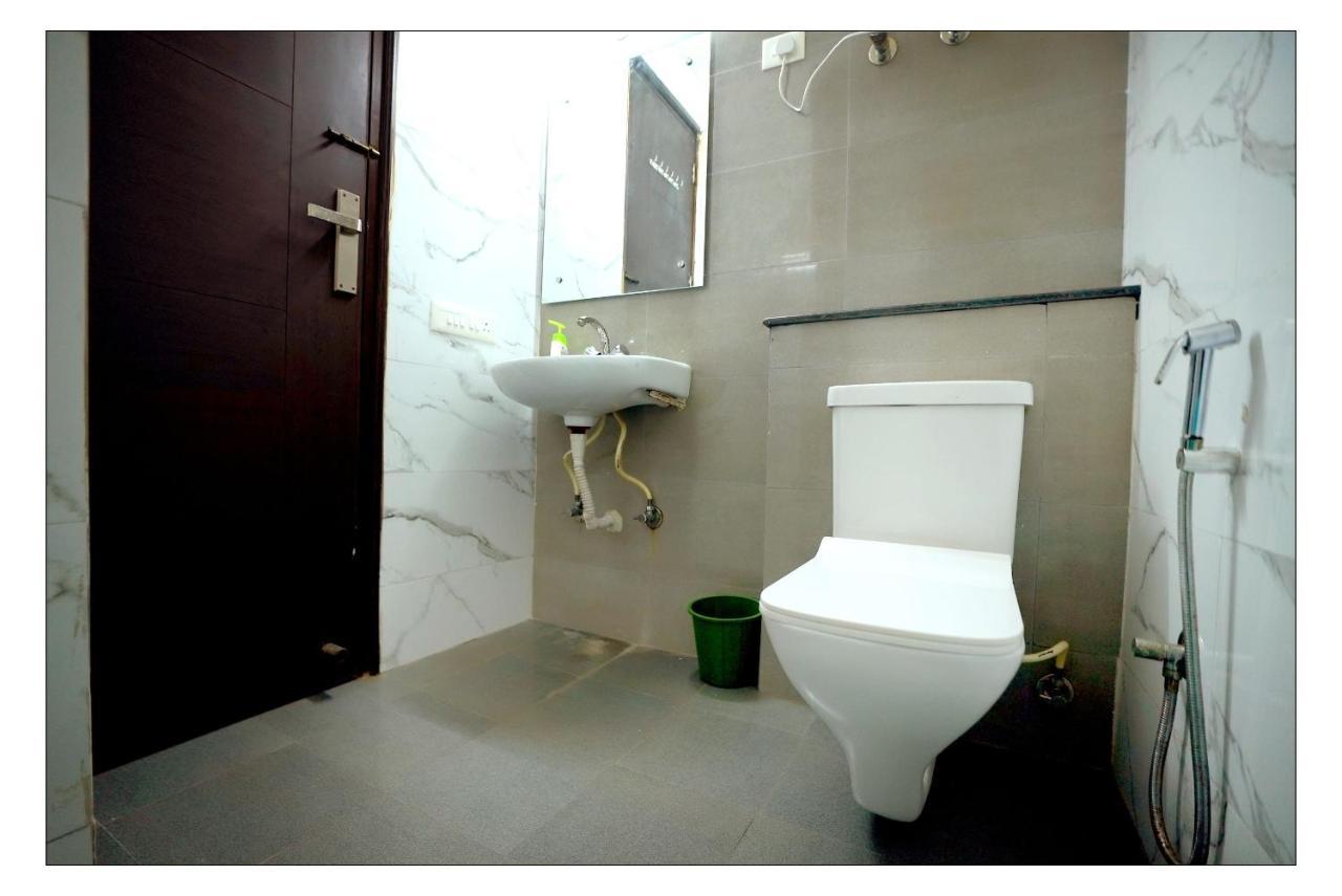 Gupta Residency Near Ajnara Heritage Noida Exterior photo