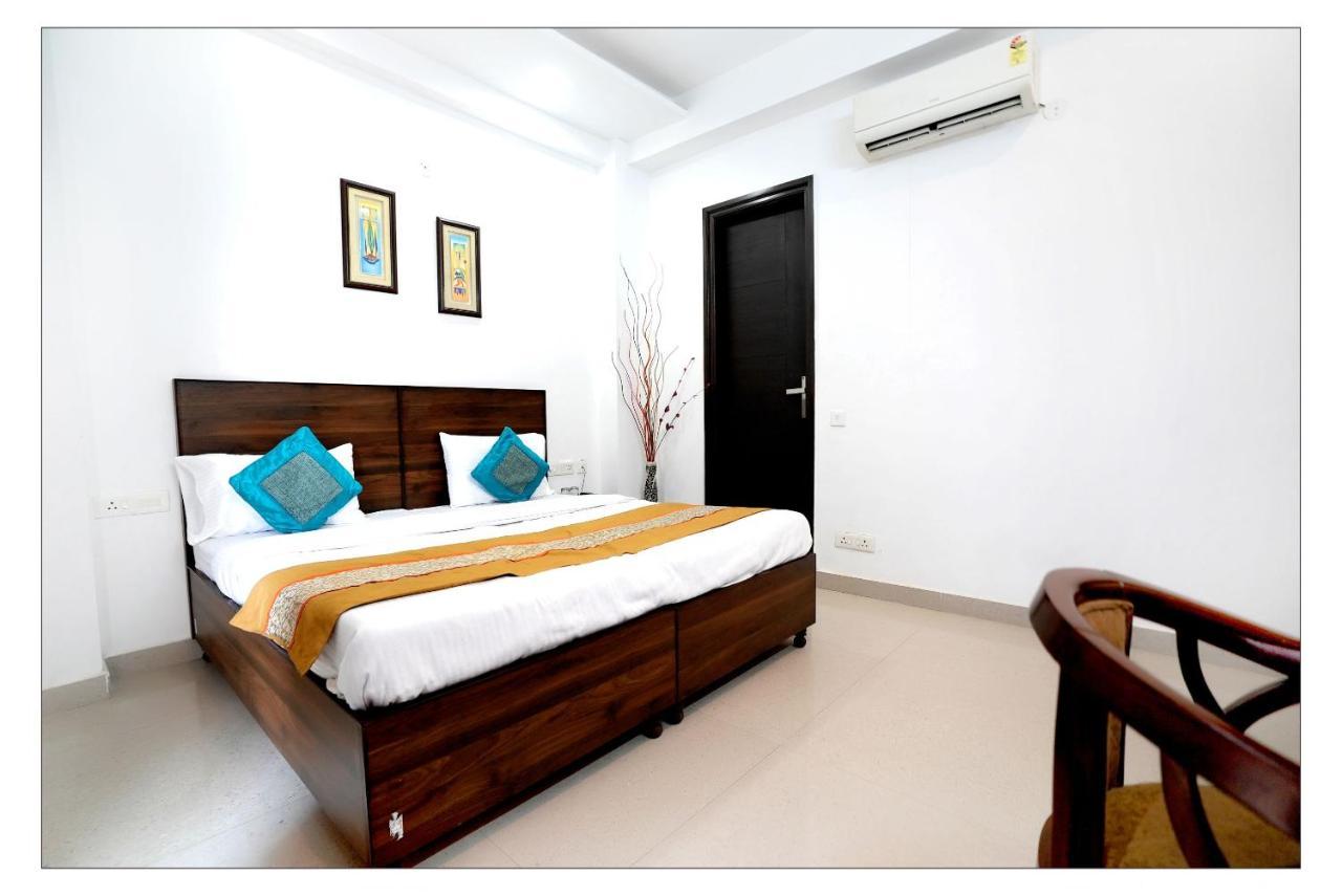 Gupta Residency Near Ajnara Heritage Noida Exterior photo