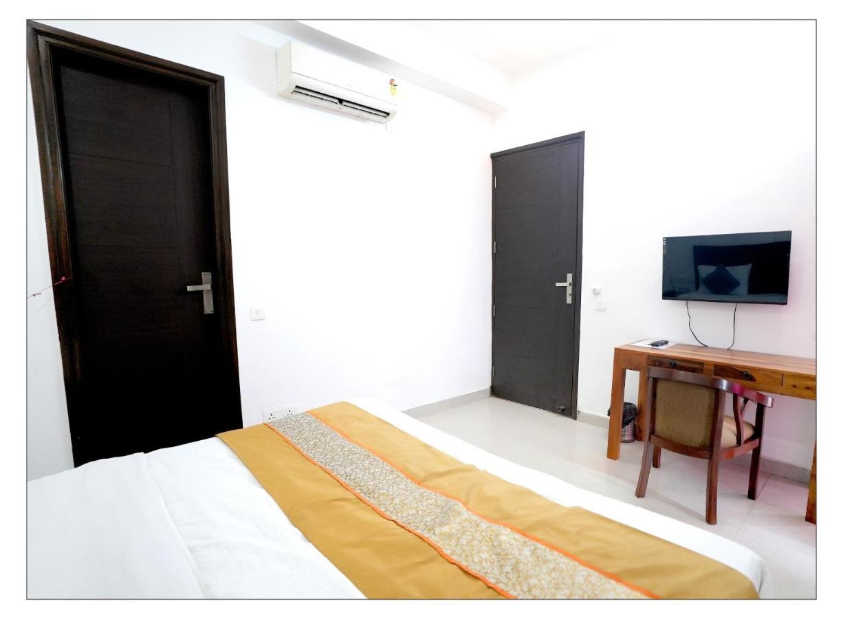 Gupta Residency Near Ajnara Heritage Noida Exterior photo